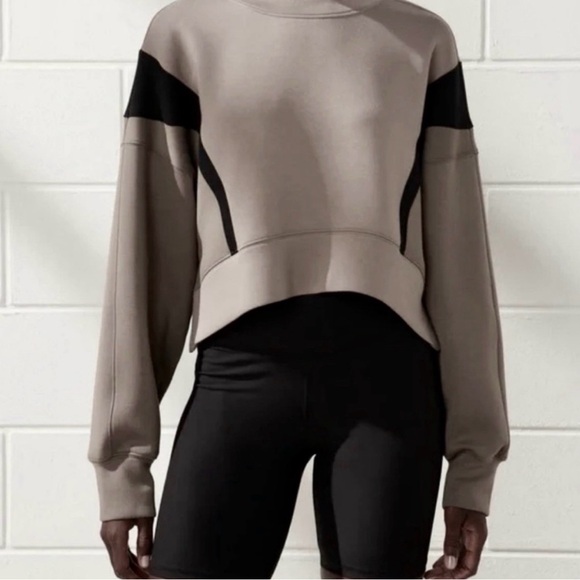 YPB by Abercrombie neoKNIT Women's Black and Gray Cropped Sweatshirt size S - Picture 9 of 9